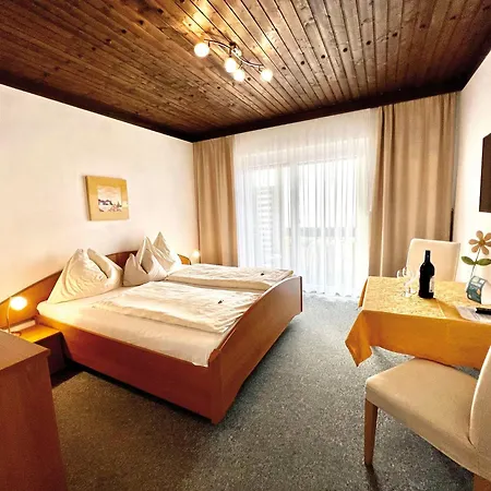 Guest house Garni Fruehstueckspension Neff Velden am Woerthersee